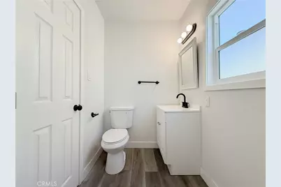 220 W 98th Street, Los Angeles, CA 90003 - Photo 15