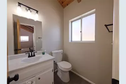 32964 Spruce Drive, Green Valley Lake, CA 92341 - Photo 11