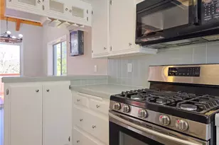 32964 Spruce Dr, Green Valley Lake, CA 92341 - Photo 9