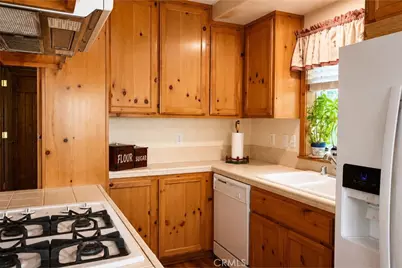 791 Arth, Crestline, CA 92325 - Photo 9