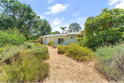 1040 W Crescent Avenue, Redlands, CA 92373 - Photo 35