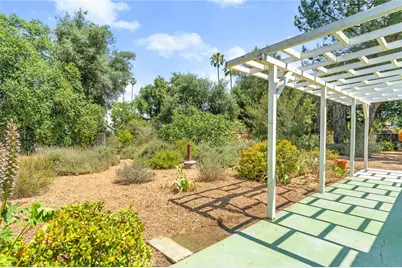 1040 W Crescent Avenue, Redlands, CA 92373 - Photo 31
