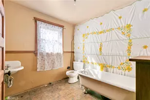 3893 Pine St, Riverside, CA 92501 - Photo 17