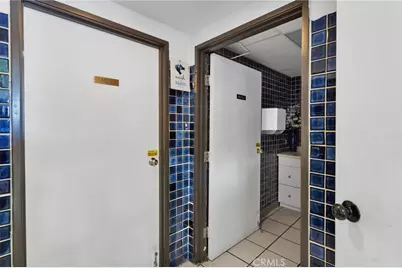 14096 Green Tree Boulevard, Victorville, CA 92395 - Photo 23