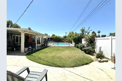 233 Phlox Avenue, Redlands, CA 92373 - Photo 5