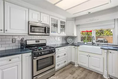 1125 Via Nice, Redlands, CA 92374 - Photo 5