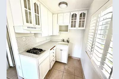 102 N Center, Redlands, CA 92373 - Photo 5