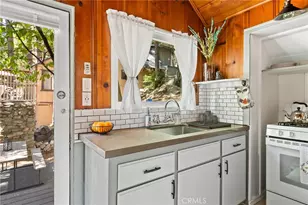 27010 State Hwy 189, Blue Jay, CA 92317 - Photo 17