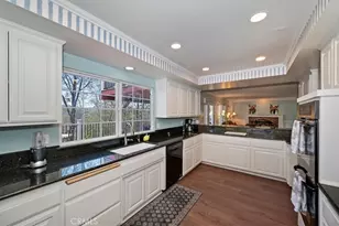 28669 Teton Ln, Lake Arrowhead, CA 92352 - Photo 15