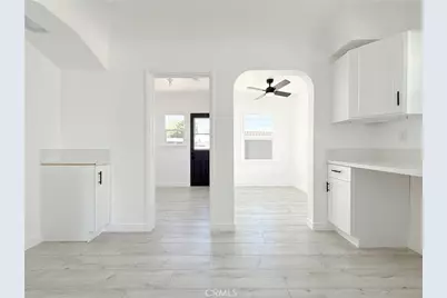 345 E Colden Street, Los Angeles, CA 90003 - Photo 9