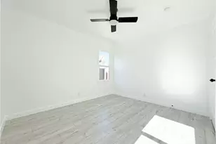 345 E Colden St, Los Angeles, CA 90003 - Photo 19