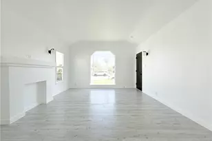 345 E Colden St, Los Angeles, CA 90003 - Photo 5