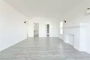 345 E Colden St, Los Angeles, CA 90003 - Photo 3
