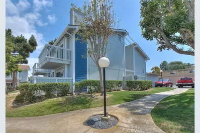16858 Algonquin, Huntington Beach, CA 92649 - Photo 3