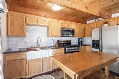 809 C, Big Bear City, CA 92314 - Photo 7
