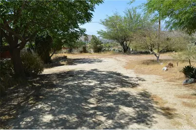 10225 Pinon, Morongo Valley, CA 92256 - Photo 15