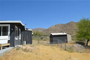 10225 Pinon, Morongo Valley, CA 92256 - Photo 17