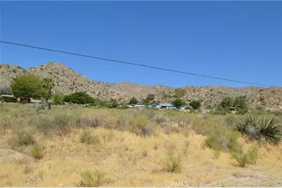 10225 Pinon, Morongo Valley, CA 92256 - Photo 9