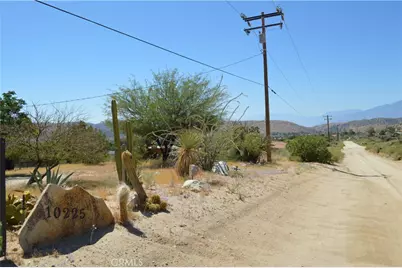 10225 Pinon, Morongo Valley, CA 92256 - Photo 5