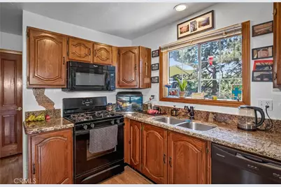 30949 Wild Oak, Running Springs, CA 92382 - Photo 11