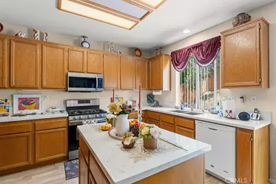 42124 Orange Blossom Drive, Temecula, CA 92591 - Photo 13
