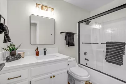 2869 W Esperanza, Rialto, CA 92377 - Photo 19