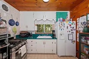 23940 Cresta Dr, Crestline, CA 92325 - Photo 11