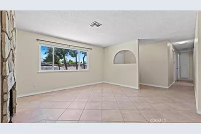 18298 Danbury, Hesperia, CA 92345 - Photo 7
