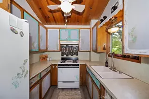 802 Knight Ct, Lake Arrowhead, CA 92352 - Photo 17