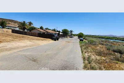 17430 De Brask Avenue, Lake Elsinore, CA 92530 - Photo 5