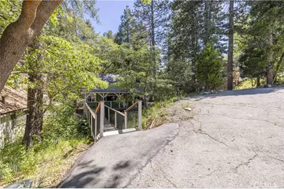 32232 Fern, Running Springs, CA 92382 - Photo 3