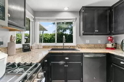 28005 Nona Avenue, Highland, CA 92346 - Photo 9
