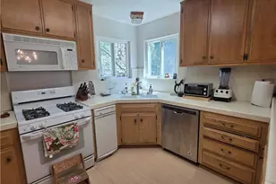 582 Grass Valley Ct, Lake Arrowhead, CA 92352 - Photo 3