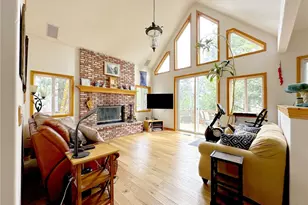 292 N Fairway, Lake Arrowhead, CA 92352 - Photo 3