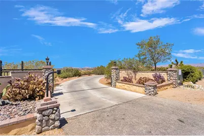 18550 Eucalyptus, Hesperia, CA 92345 - Photo 3