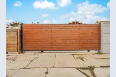 143 N Hobart Boulevard, Los Angeles, CA 90004 - Photo 3