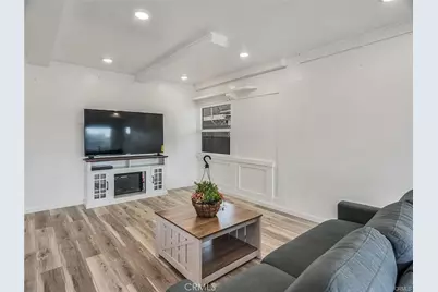 143 N Hobart Boulevard, Los Angeles, CA 90004 - Photo 9
