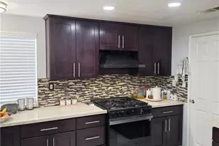 911 Homestead Rd, Corona, CA 92878 - Photo 7