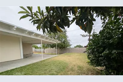 357 W Woodcrest St., Rialto, CA 92376 - Photo 7