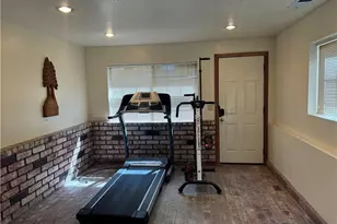 196 Hillcrest Ct, Lake Arrowhead, CA 92352 - Photo 35
