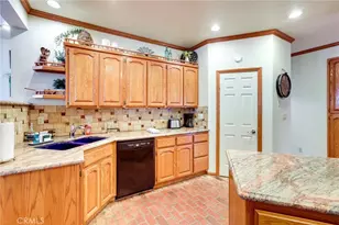 196 Hillcrest Ct, Lake Arrowhead, CA 92352 - Photo 19