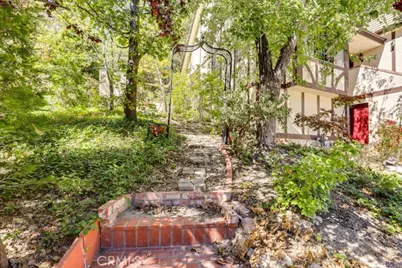 196 Hillcrest Court, Lake Arrowhead, CA 92352 - Photo 11