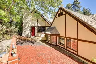 196 Hillcrest Ct, Lake Arrowhead, CA 92352 - Photo 9