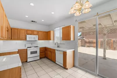 13736 Sunshine Terrace, Victorville, CA 92394 - Photo 13