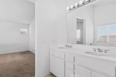 13736 Sunshine Terrace, Victorville, CA 92394 - Photo 23