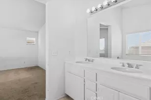 13736 Sunshine Terrace, Victorville, CA 92394 - Photo 23
