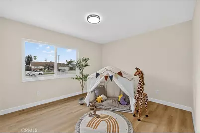 7938 Chantry Avenue, Fontana, CA 92336 - Photo 13