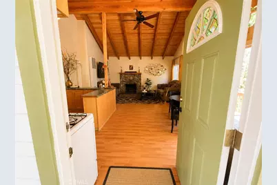 23788 Zuger, Crestline, CA 92325 - Photo 5