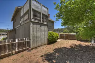 858 Club View Dr, Big Bear Lake, CA 92315 - Photo 37