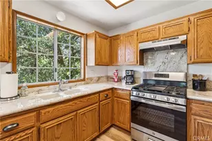 975 Teakwood Dr, Lake Arrowhead, CA 92352 - Photo 11